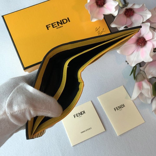 フェンディ 二つ折り財布 コピー コーナーバグズ 7M0274代引きを販売